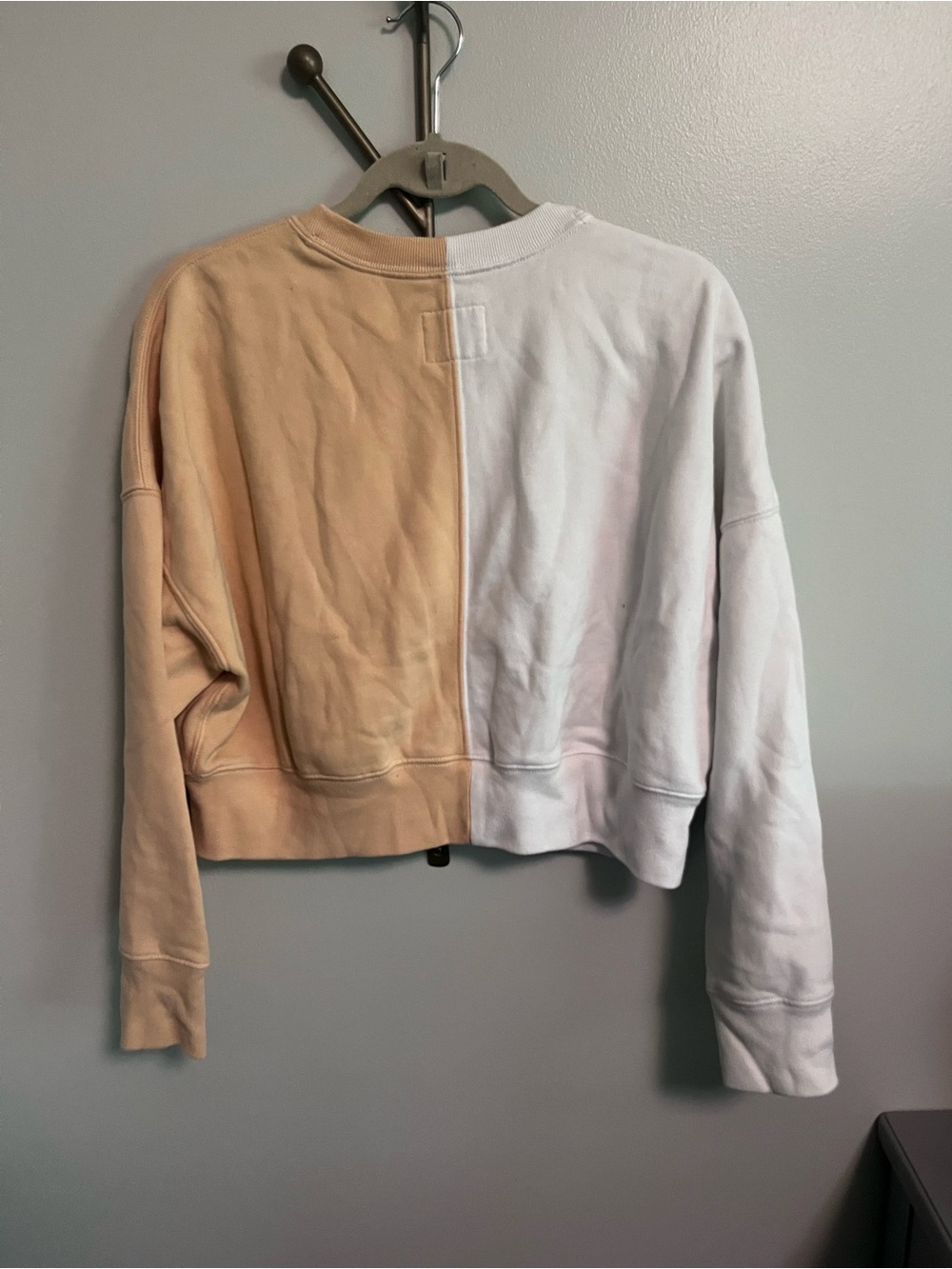 Abercrombie & Fitch Two-Tone White and orange Charleston Graphic Sweatshirt - Picture 3 of 3